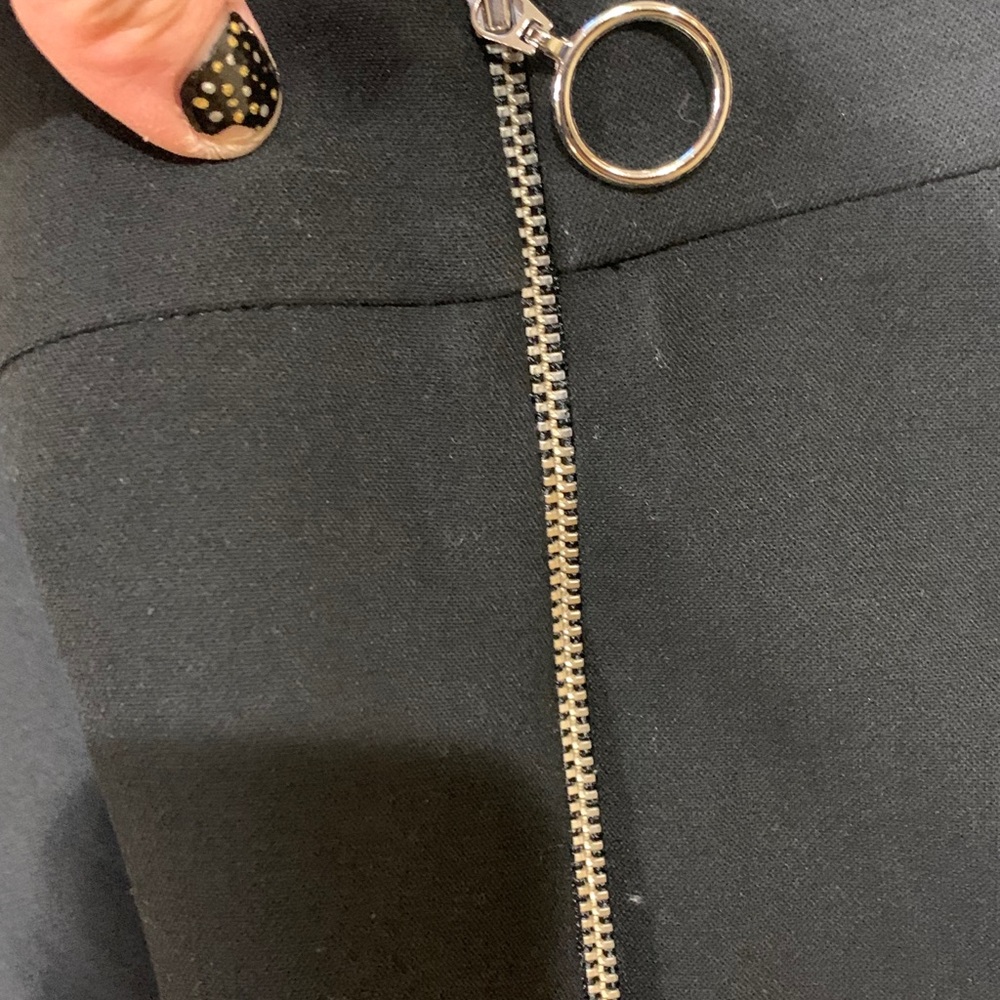 Zara Ruffled Bottom Pants - Picture 4 of 5